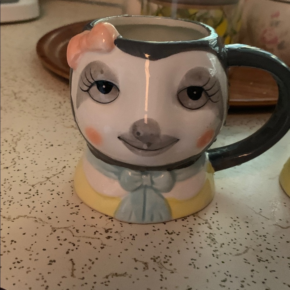 Bundle Of 2 Cute Sloth Face Mugs with Gray and Yellow Mugs - Picture 3 of 9